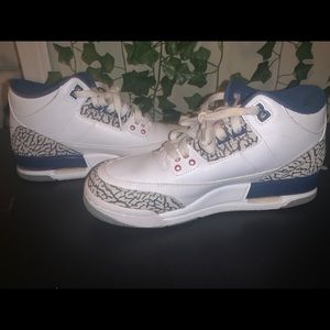 Jordan 3 true blues size 6.5y